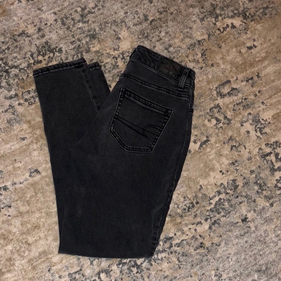 AE Stretch Mom Jean size 0 - Picture 8 of 9